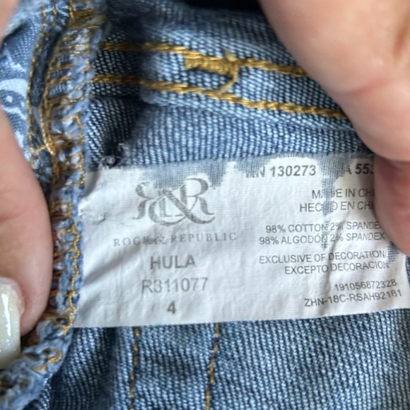 Bundle of three women’s shorts size 4 Good clean condition - Picture 7 of 12